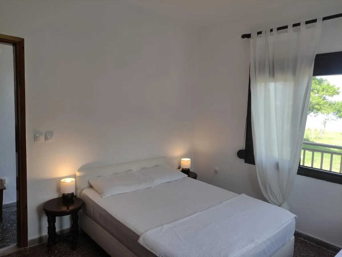 Fyllio'S Apartment 보우르보우로우 펜션